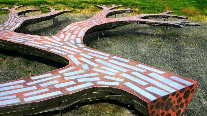 1677044363875780.jpg 花箱