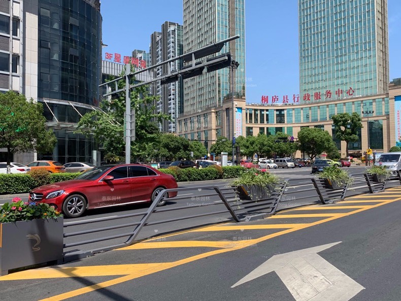 1677830286202780.jpg 護欄花箱A1-(1).jpg