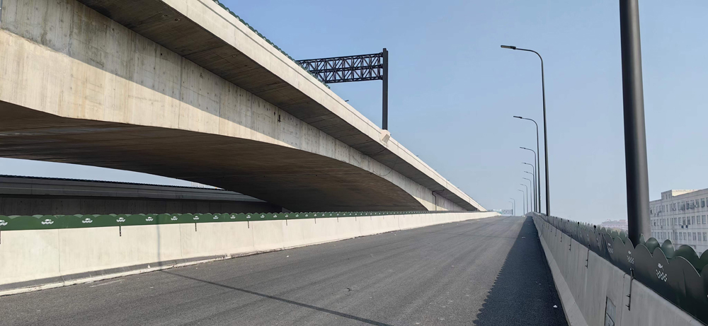 1708913113734989.jpg 花箱