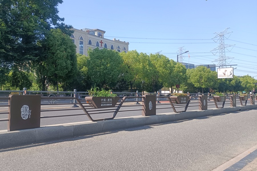 1717030418150069.jpg 花箱