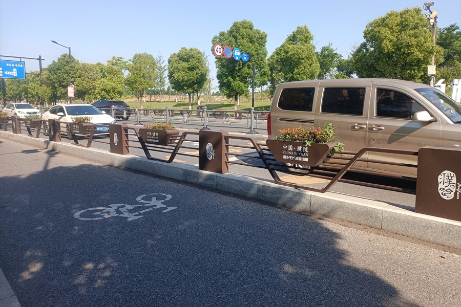 1717030418179506.jpg 花箱